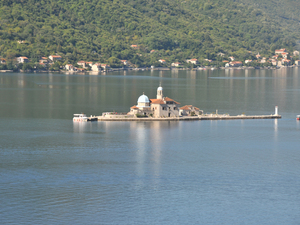 Perast  4 - wyspa Matki Boskiej na Skale 