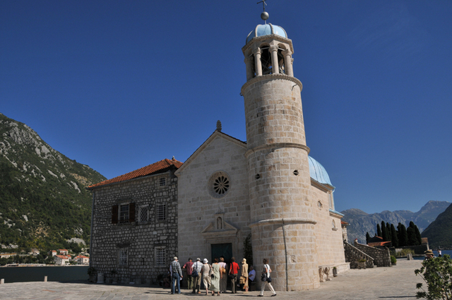 Perast  20  wyspa Matki Boskiej na Skale 