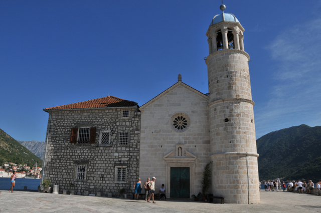 Perast  28  wyspa Matki Boskiej na Skale 