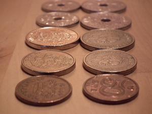 niektóre duńskie monety mają dziurkę