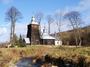 Chyrowa - cerkiew nad strumieniem