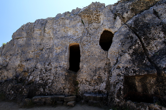 Jaskinie w Cala Morell