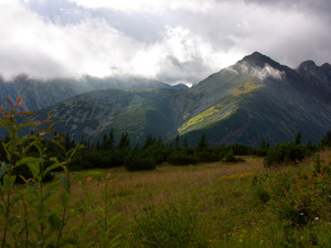 Tatry - Dolina Gąsienicowa, widok w kierunku Kościelca i Świnicy
