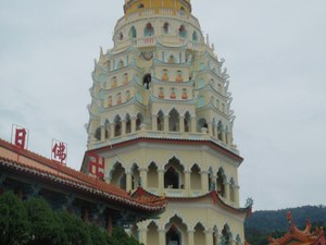 główna wieża świątyni Kek Lok Si 