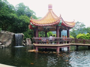 chińska altana w świątyni Kek Lok Si
