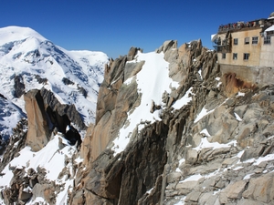 Widok z Aiguille du Midi na Alpy
