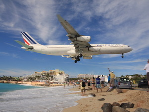 A340 AF nad Maho Beach