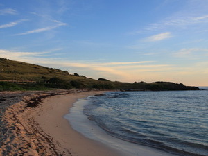 Coralita Beach o wschodzie słońca