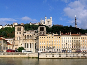 Lyon widok na katedrę i bazylikę Fourvieres