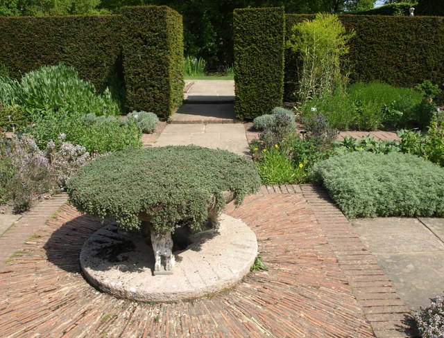 6 sissinghurst castle garden 