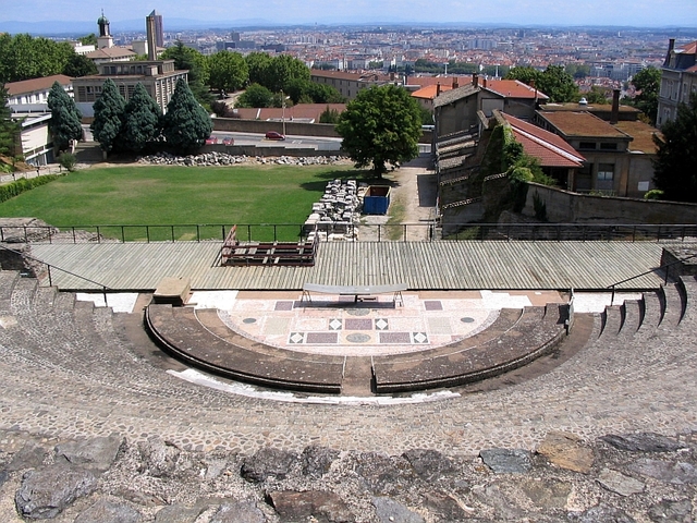 Lyon muzeum galo-rzymskie, ruiny i odeon rzymski