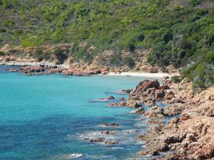 Korsyka - jedna z dzikich plaż