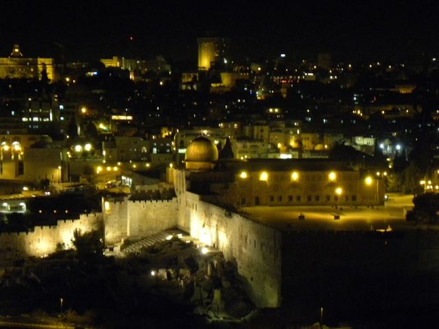 Jerozolima nocą - widok z Góry Oliwnej