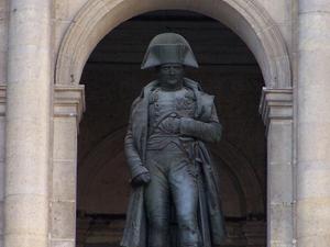 Paryż, posąg Napoleona I Bonaparte