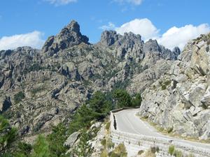 Korsyka - droga w górach 