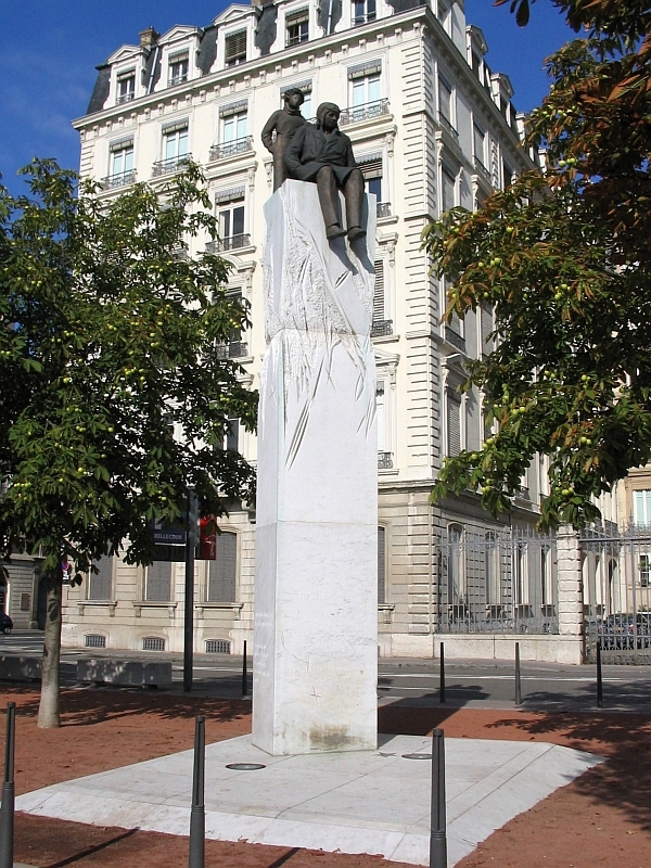 Lyon widok na pomnik Antoine de Saint-Exupery