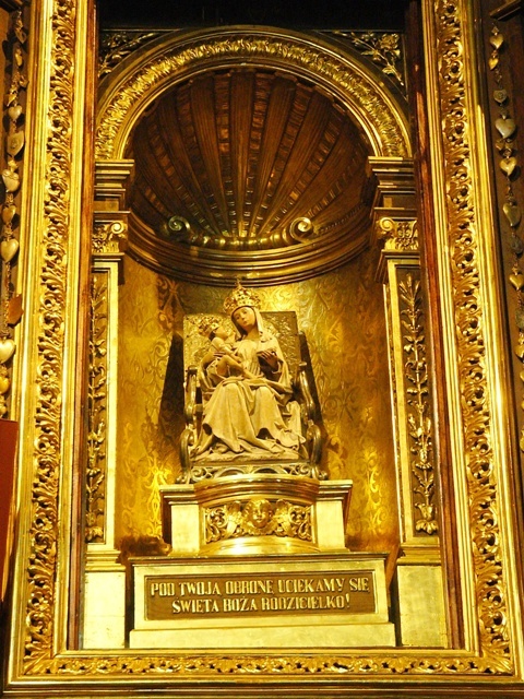 Figura Madonny Jackowej  katedra NMP i Jana Chrzciciela