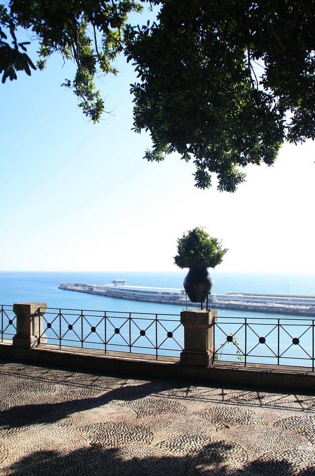 Funchal- widok z tarasu na port 