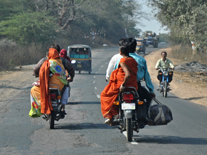 W drodze z Khajuraho do Agra