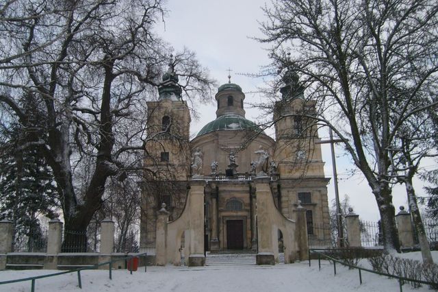 Kościół w zimowej szacie