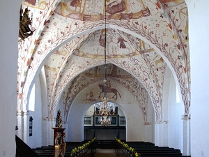 Elmelunde Kirke wnętrze od prezbiterium