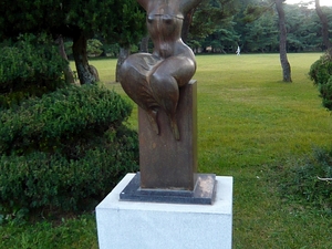 Songnisan współczesna rzeźba kobiety