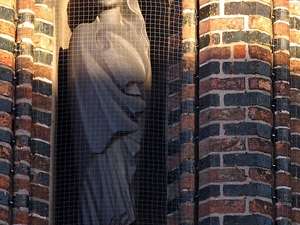 Lubeka fasada Katharinakirche rzeźba Ernsta Barlacha