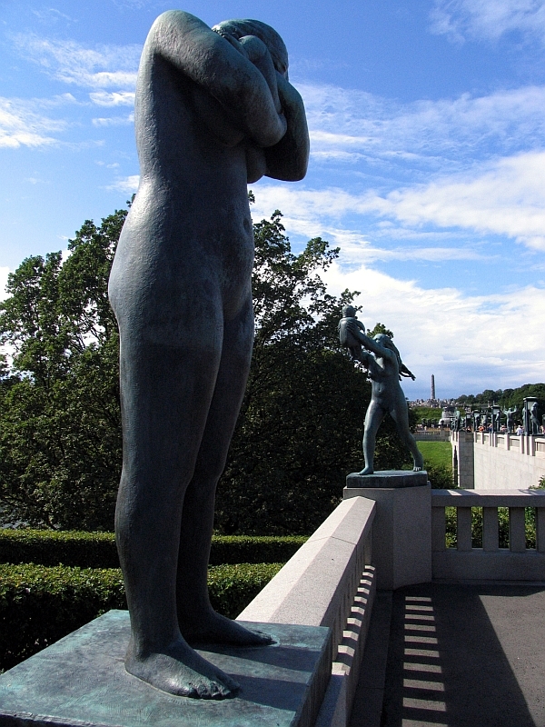 Oslo rzeźby na moście we Frogner Parku