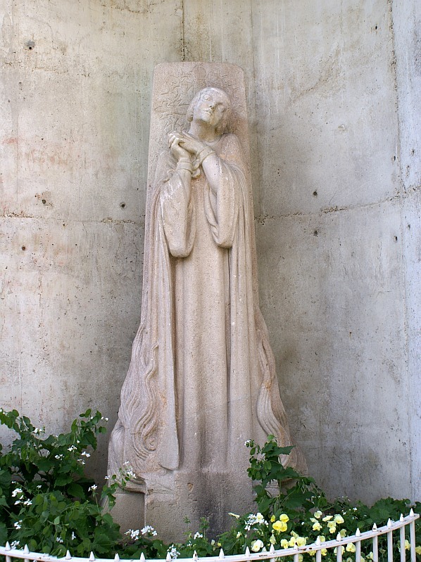Rouen pomnik Joanny dArc w miejscu jej śmierci