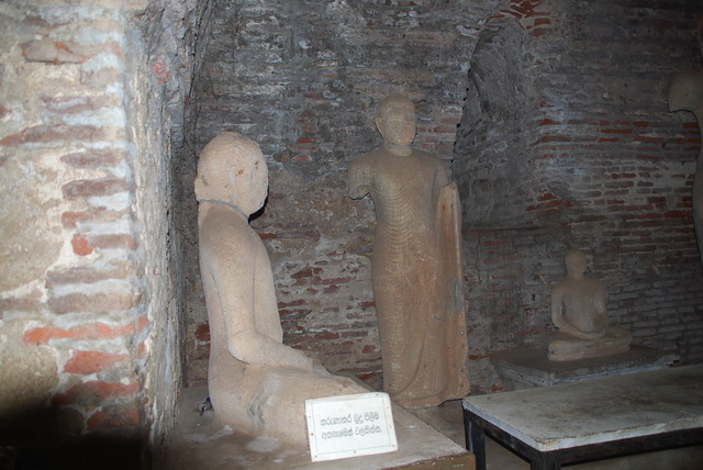 starożytne posągi