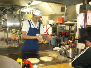 Okonomiyaki specjalnosc hiroszimy  