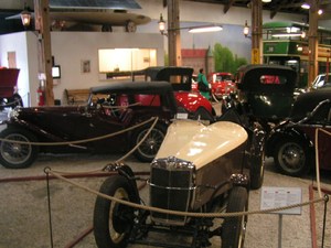 automobile z Muzeum Weteranów