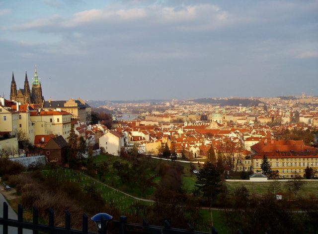 widok Pragi z Klasztoru na Strahovie