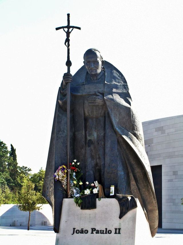 Fatima - pomnik Jana Pawla II 