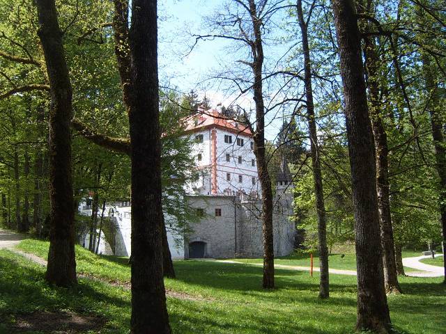 Grad Snežnik - Kozarišče