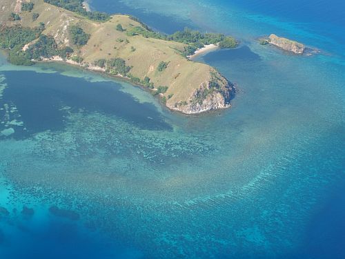 wyspy Indonezji z samolotu