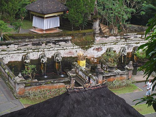 świątynia Goa Gajah -  schodzimy do świątyni