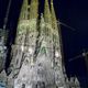 Sagrada Familia błyszczy i nocą 