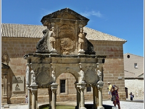 Seminarium w San Felipe Neri i źródło Santa Maria