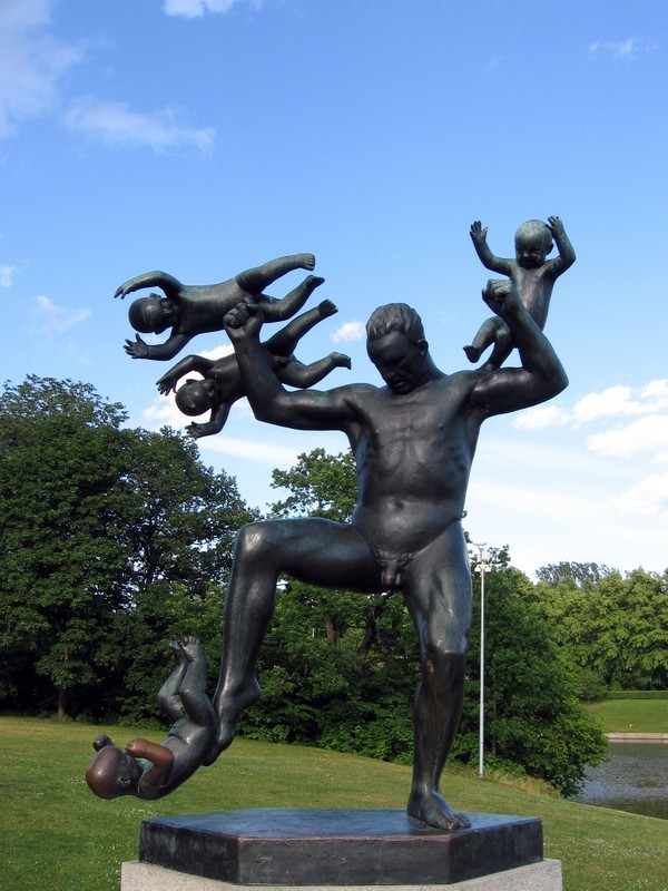 Rzeźba w Parku Vigelanda w Oslo