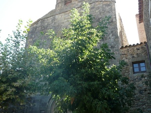 Púbol - kościół przy posiadłości