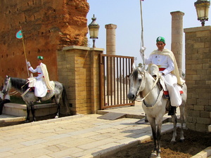 rabat - wejście na teren mauzoleum