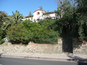 Collioure - Pastelowe domy wzdłuż drogi 1