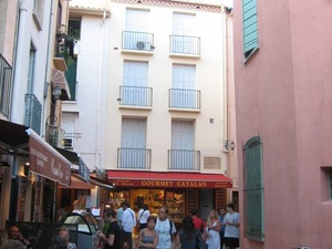 Collioure - zatłoczone centrum 1