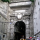 wejście do tunelu łączącego stare miasto z nowszą częścią