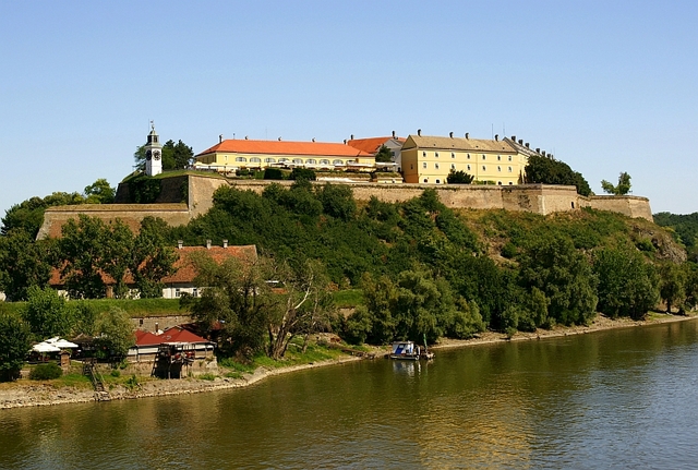 Petrovaradin widok twierdzy nad Dunajem