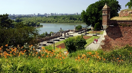 Belgrad park i twierdza Kalemegdan u ujścia Sawy do Dunaju