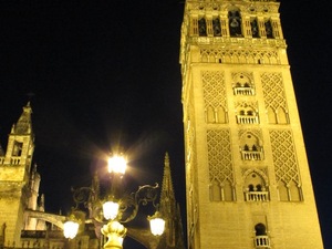 La Giralda nocą