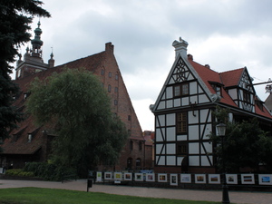 Wielki Młyn i Hostel w szachulcu.