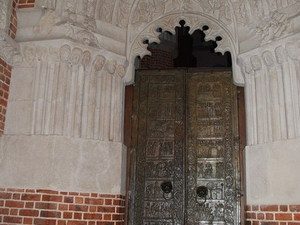 drzwi z portalem